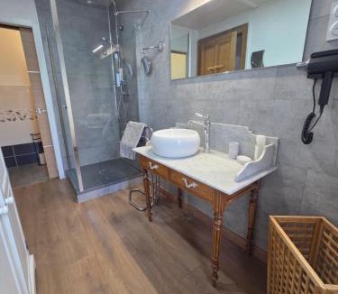 Plaine-de-Walsch Bed & Breakfast | Les Grands Frênes