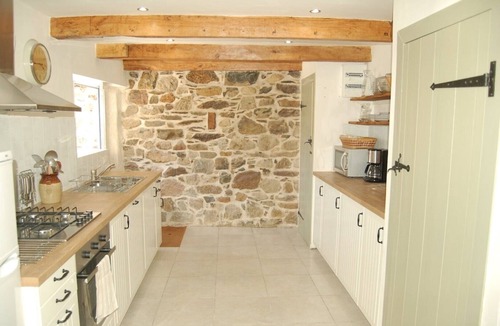 Plomodiern Cottage | Les Hiboux - Coastal cottage with heated pool and gardens, 10 min to beach