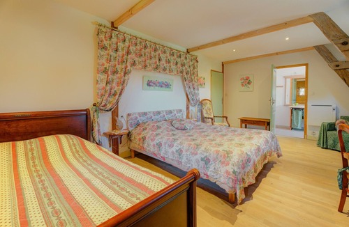 Boisgervilly Bed & Breakfast | 'Les Hortensias Roses' Guest Room