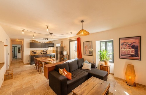Floressas House | Les Jardins de Lumière – Alba & Lunada Cottages (5–8 guests)