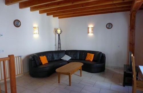 Vignes-la-Cote House | Les jonquilles