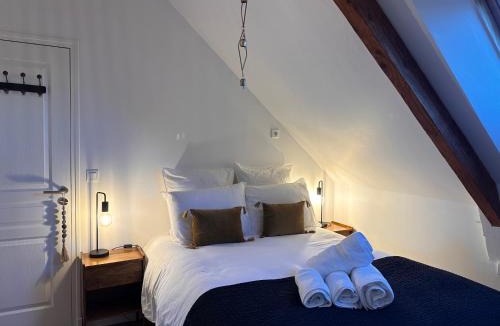 Lanvallay Apartment | Les libellules, maison de ville, classé 4 étoiles avec baignoire spa à Dinan Lanvallay