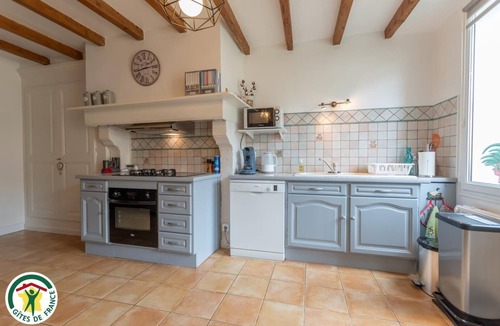 La Neuville-au-Pont House | Les Macas - La Neuville-au-pont