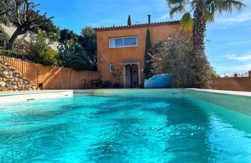 Ollioules Villa | Les Oliviers, Villa climatisée, Piscine privée vue mer
