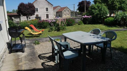 Richebourg House | Les pivoines