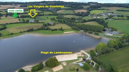 Mur-de-Bretagne House | LES REINETTES - Les Vergers de Guerlédan