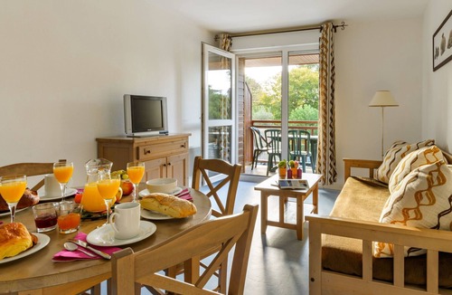 Saint-Briac-sur-Mer Apartment | Les Roches Douvres 36X by Interhome
