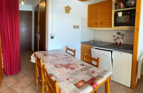 Les Saisies Apartment | Les Saisies - Studio cabin for 5 with balcony, pets allowed