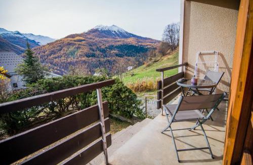 Orcieres Apartment | Les Tilleuls 22 - balcon vue montagne