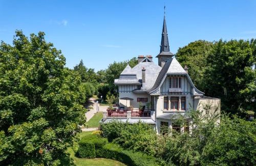 Vittel House | Les Villas du Parc - Chambres d'hôtes AMBROISE & GERMAINE - Meublé 5 étoiles VILLA MARIE 2 à 5 chambres
