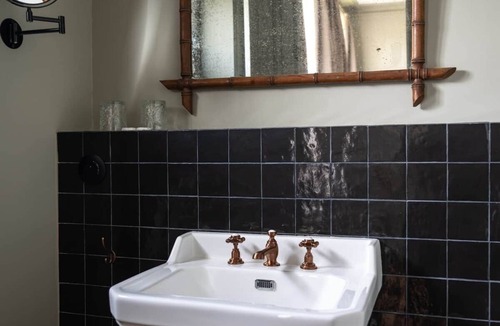 Vittel Bed & Breakfast | "Les Villas du Parc" - Vittel Thermal Park "AMBROISE" Guesthouse