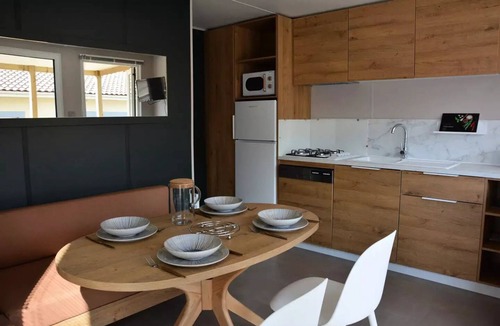 Sadirac House | Living 3-Room Mobile Home for 4 People, Air-Conditioned + TV