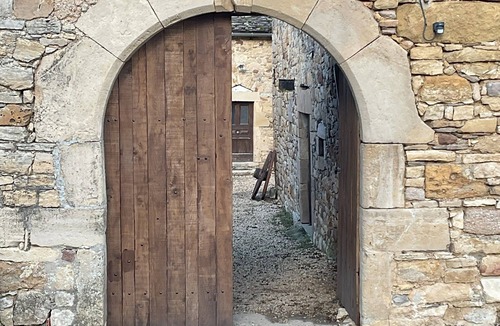 Goutrens House | Loca saiso/vac/Séjour : 120 m² in an authentic, restored farmhouse