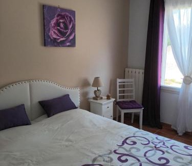 Rochefort-du-Gard Apartment | Location saisonnière en Provence