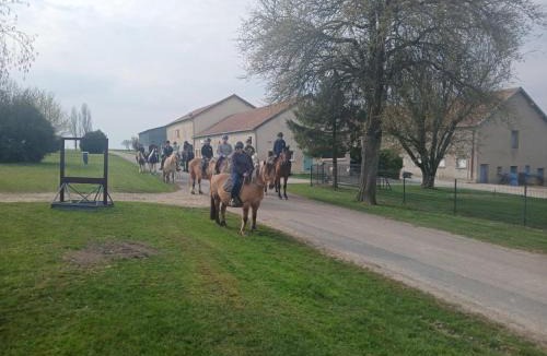 Badonvilliers-Gerauvilliers Other | Lodge 1 insolite sur camping à la ferme