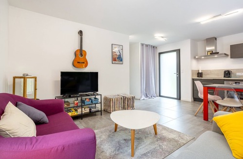 Concarneau House | Lodge Terre Holiday Home with Wi-Fi