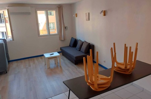 Lourdes Apartment | Lodging at Le Bourg "Appartement bleu" in Lourdes (max 6pers).