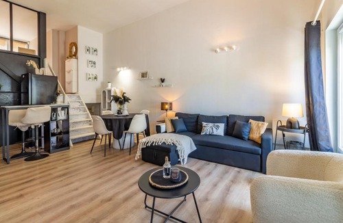 Saint-Julien-les-Villas Apartment | Loft cosy, parking, terrasse privée