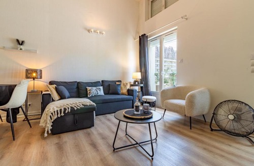 Saint-Julien-les-Villas Apartment | Loft cosy, parking, terrasse privée