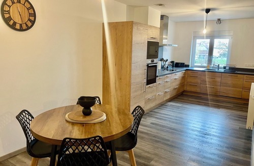 Schalbach House | Loft & house Sauna, terrace, private garden!