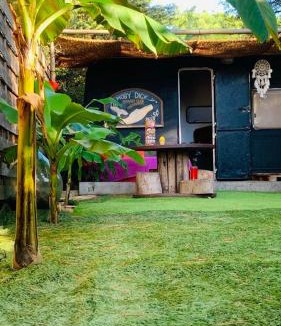 Saint-Cyr-sur-Mer Ski Chalet | Logement indépendant avec parking dans un quartier de standing proche de la plage