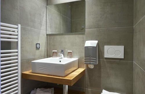 Plouigneau Hotel | Logis Hôtel Cozy