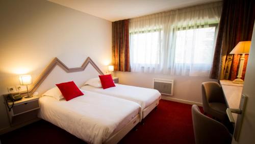Ribeauville Hotel | Logis Hôtel Le Ménestrel - chambres climatisées