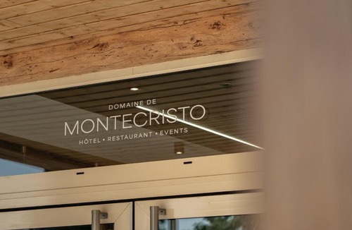 Bourguignons Hotel | Logis Hôtel-Restaurant Domaine de Montecristo et Gîte l'Évasion Dantès