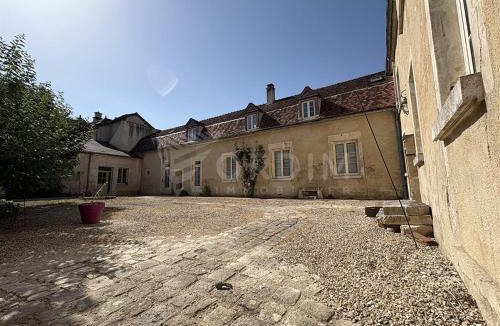 Chablis Hotel | Logis Hostellerie des Clos et restaurant Bistrot des grands crus et Maison de la tour Chablis
