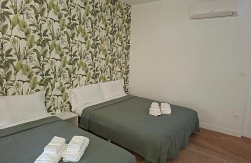 Aramon Hotel | Logis Hotel Restaurant Les Platanes
