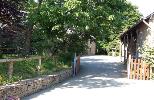 Mohon House | Loue Maison de Vacances Familiale - 5 Chambres, 14 Couchages, Mohon