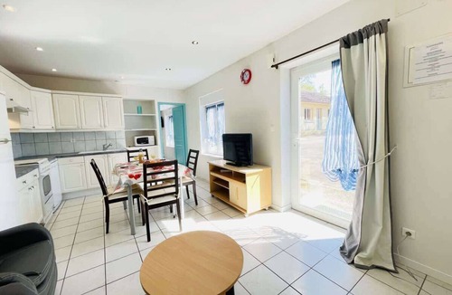 Forges-les-Bains Apartment | Louis 11