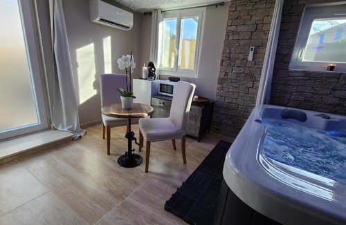 Le Val House | Love room le bain