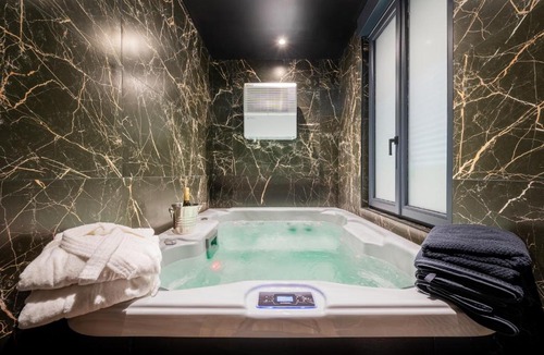 Jamin Apartment | Love Room - Le Fantasme