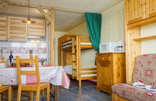 Val Claret Apartment | Lovely apartment for 4 people with WIFI, TV and balcony