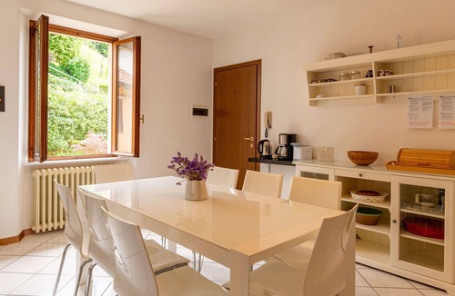 Castello Apartment | Lovely apartment for 8 people with WIFI, TV, balcony and pets allowed