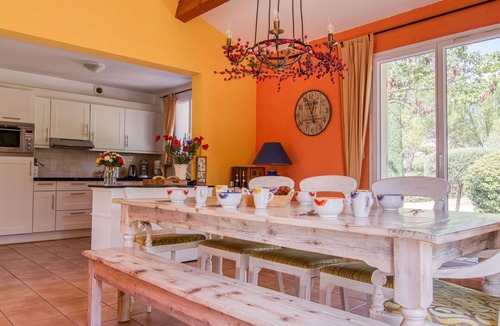 Nans-les-Pins Apartment | Lovely apartment for 8 people with WIFI, private pool, TV and terrace