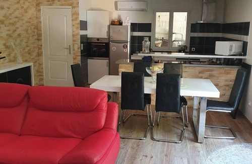 Collobrieres Apartment | Lovely apartment in a peaceful green setting on the village heights.