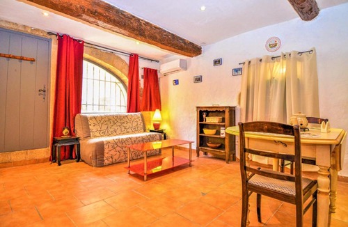 Remoulins Apartment | Lovely Apartment In Remoulins With Wifi