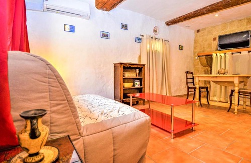 Remoulins Apartment | Lovely Apartment In Remoulins With Wifi
