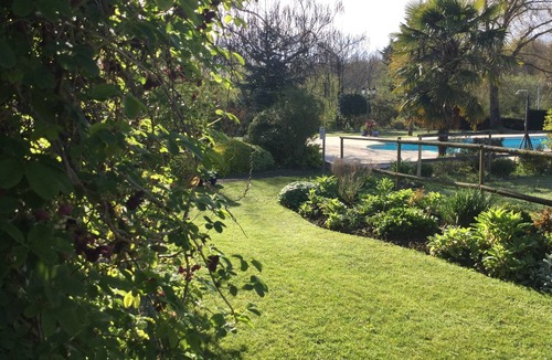 Arroses House | Lovely gîte nestled amongst vineyards and sunflower fields in SW France.
