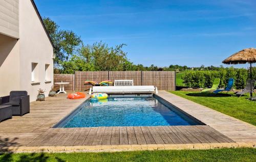 Canihuel House | Lovely Home In Canihuel With Heated Swimming Pool