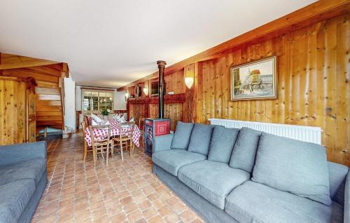 Taintrux House | Lovely Home In Taintrux With Wifi