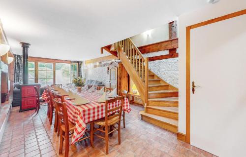 Taintrux House | Lovely Home In Taintrux With Wifi