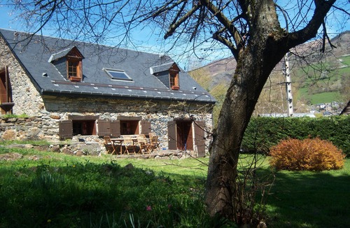 Gouaux-de-Luchon House | LUCHON 10mn away CHALET DE CHARME GRANGE 3* (charming chalet)