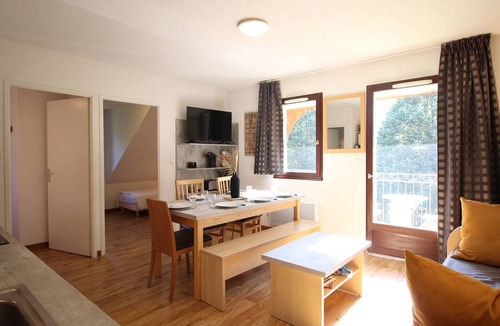 Bagneres-de-Luchon Apartment | Luchon – Cozy 2-BR Apt w/Balcony, Parking, Lift, and Modern Amenities