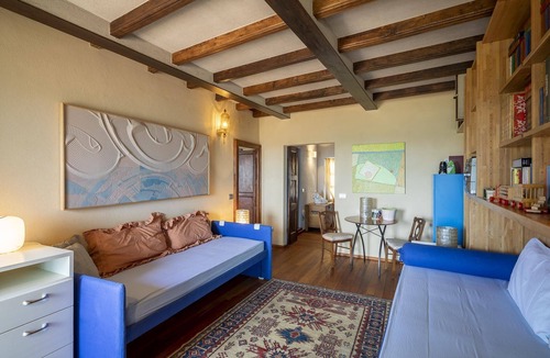 Guarene House | Luisa's Smile, 16th century home by the castle