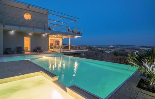 Rochefort-du-Gard House | Luxurious Home In Rochefort-Du-Gard