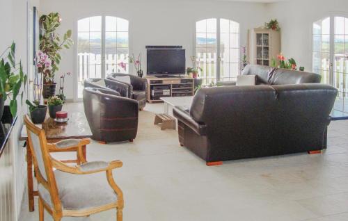 Arnaud-Guilhem House | Luxurious Home In Arnaud-Guilhem