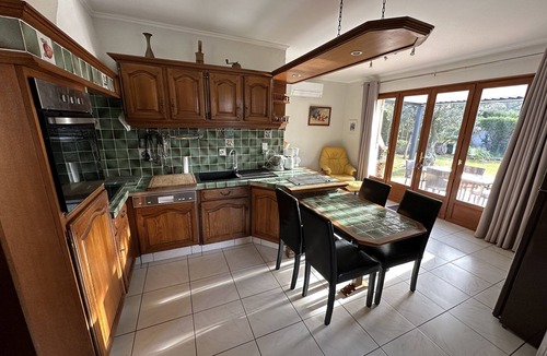 La Bouverie Apartment | Luxury apartment in villa. Swimming pool, wifi, air conditioning, 2 to 4 adults